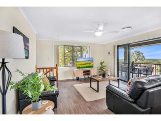 1-33 Tingira Close - Rainbow Beach, Gorgeous ocean views, swimming pool, air conditioning Guest house, Rainbow Beach - 4