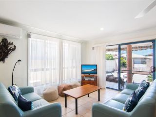 1/54 Parkes, Airconditioned Apartment, Tuncurry - 2