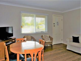 1/9 Donlan Rd - Donlan's Delight Apartment, Mollymook - 4