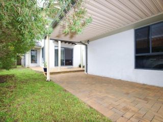 1/94 Rocky Point Rd - Duplex with Aircon, Foxtel and Short Walk To The Sports Club. Guest house, Fingal Bay - 4