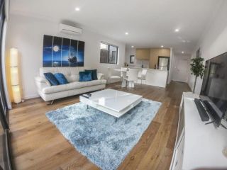 1 Bdrm Close Airport/Shops, WIFI, NETFLIX, PARKING Apartment, Perth - 3