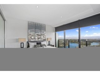 1 Bed + study- Sleeps 4 - Centre of Surfers Paradise Apartment, Gold Coast - 5