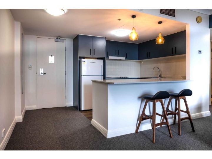 Unit with Parking and Gym, Near Trains and Shops Apartment, Sydney - imaginea 8