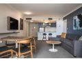 Unit with Parking and Gym, Near Trains and Shops Apartment, Sydney - thumb 7