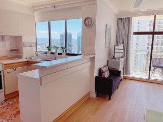 1 bedroom and 1 living room family suite Apartment, Gold Coast - 5