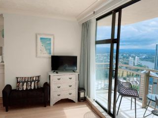 1 bedroom and 1 living room family suite Apartment, Gold Coast - 1