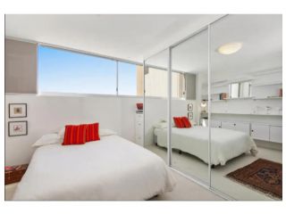 Beachside Paradise - Ocean Views, Central Position Apartment, Sydney - 2