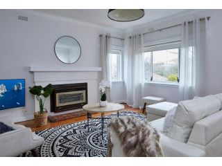 1 Bedroom Art Deco Apt With Study Apartment, Perth - 2