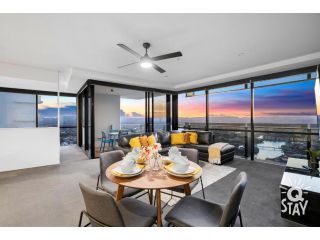 1 Bedroom & Study, River View Apartments - Circle on Cavill, Surfers Paradise! Apartment, Gold Coast - 3