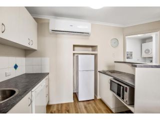 1 Bedroom Unit in 4 Star Tropical Resort in Noosaville Apartment, Noosaville - 4