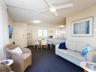 1 'Intrepid', 3 Intrepid Close - Amazing views of Shoal Bay, only 100m from the Beach Apartment, Shoal Bay - 4