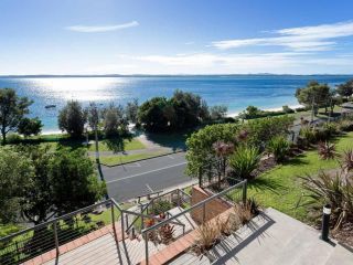 1 'Kiah', 53 Victoria Parade - stunning views, wifi, aircon, just across the road to the water Apartment, Nelson Bay - 3