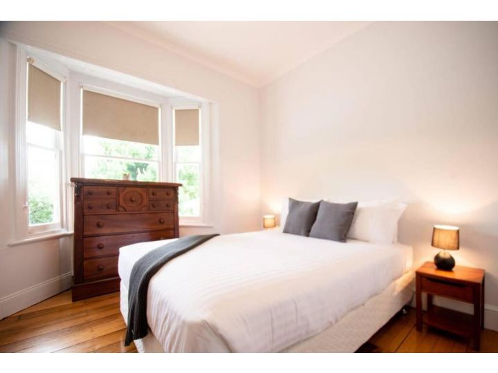 1 min from CBD, cafes and park! Free parking. Apartment, Royal Park - imaginea 7