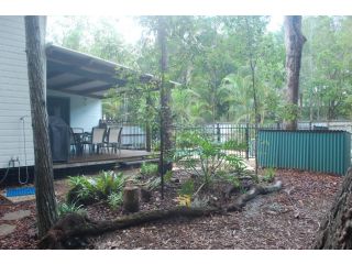 1 Naiad Court - Lowset family home with swimming pool and covered deck. Pet friendly Guest house, Rainbow Beach - 4