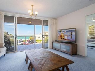 1 'Portofino' 7 Laman Street - aircon & 1st level unit Apartment, Nelson Bay - 4