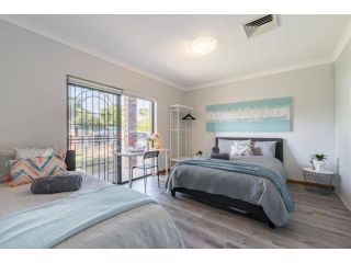 1 Private Double & 1 King Single Room - 2beds In Berala 1 Minute from Train Station - ROOM ONLY Guest house, New South Wales - 2