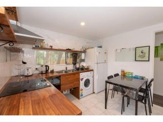 1 Private Double Room In Carramar 1-minute to Station - ROOM ONLY Guest house, Villawood - 5