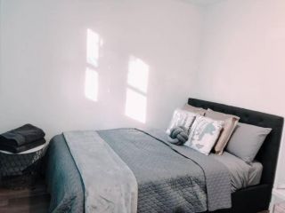 1 Private Double Room In Carramar 1-minute to Station - ROOM ONLY Guest house, Villawood - 3