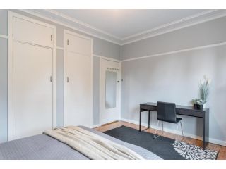 1 Private Double room in Carramar 1 Minute Walk To Station - ROOM ONLY Guest house, Villawood - 1