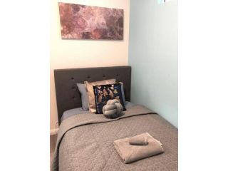 1 Private Single Room in Carramar 1-minute walk to Station - ROOM ONLY Guest house, Villawood - 2