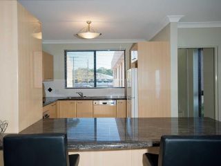 1 'Seaside Splendour' 137 Soldiers Point Road - beautiful unit on the waterfront Apartment, Salamander Bay - 5