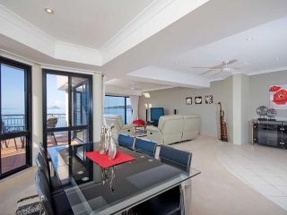 1 'Seaside Splendour' 137 Soldiers Point Road - beautiful unit on the waterfront Apartment, Salamander Bay - 1