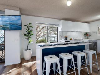 1 'The Poplars' 34 Magnus St - panoramic water views, pool, aircon & WIFI Apartment, Nelson Bay - 4