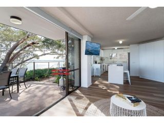1 'The Poplars' 34 Magnus St - panoramic water views, pool, aircon & WIFI Apartment, Nelson Bay - 1