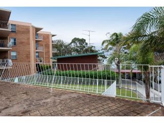1 'Thurlow Lodge', 6 Thurlow Avenue - air conditioned & pool in the heart of town Apartment, Nelson Bay - 3