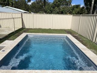 10 Coora Court - Rainbow Beach - Affordable Beach House, Pets Welcome, Pool Guest house, Rainbow Beach - 1