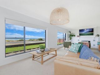 10 OCEAN VILLA Guest house, Port Fairy - 1