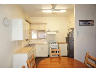 10 Tautog Street House and Unit - Separate self-contained unit Guest house, Exmouth - 3
