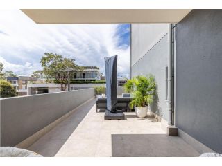 103 The Shoal 6 to 8 Bullecourt St fabulous apartment with a lift air conditioning and WiFi Apartment, Shoal Bay - 4