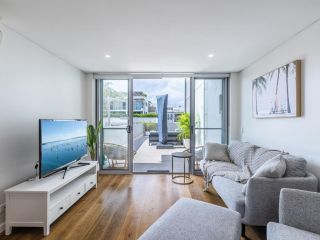 103 The Shoal 6 to 8 Bullecourt St fabulous apartment with a lift air conditioning and WiFi Apartment, Shoal Bay - 5