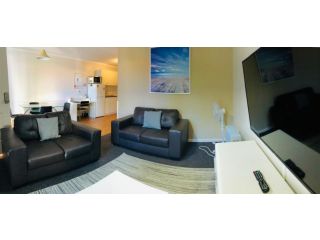 West Beach Lagoon 107 Great Value Apartment, Perth - 5
