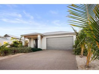 108 Madaffari Drive - Caretta - Luxurious Marina Home With A Spa and Free WiFi Guest house, Exmouth - 2