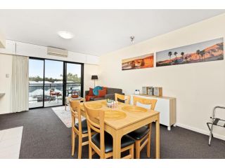 108 Simply Great Views Local Size - sleeps 2 Apartment, Perth - 3