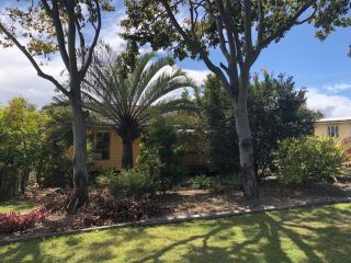 11 Manooka Drive - Rainbow Beach - Beautifully Presented Holiday Retreat, Wifi, Pets Welcome Guest house, Rainbow Beach - 3