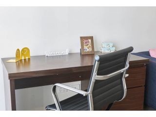 Convenient & Modern 1 Bed Apartment Docklands Apartment, Melbourne - 5