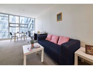 Convenient & Modern 1 Bed Apartment Docklands Apartment, Melbourne - 1