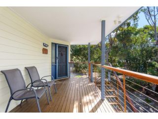 12 Ibis Court - Highset beach house with natural bushland gardens and covered decks Guest house, Rainbow Beach - 1
