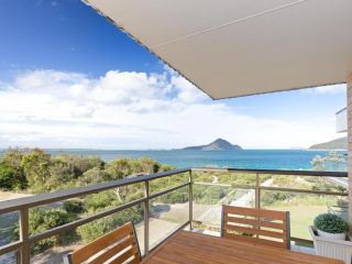 12 'Intrepid' 3 Intrepid Close - right on the beachfront Apartment, Shoal Bay - 2