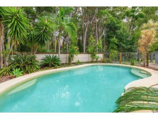 12 Naiad Court- Pool, sleeps 8, close to beach Guest house, Rainbow Beach - 2