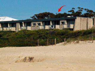 12 'Ocean Shores', 27 Weatherly Cl - Waterfront Unit with Sensational Water Views, WIFI & Air Conditioning Apartment, Nelson Bay - 4