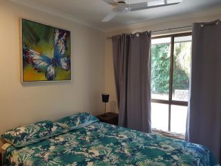 13 Coora Court - Sleeps 6, pool, air con, pets Guest house, Rainbow Beach - 2