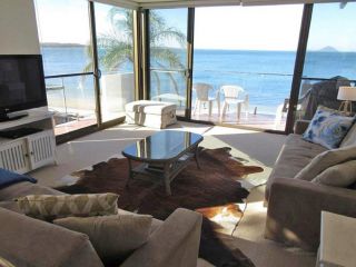 13 'Harbourside', 3-7 Soldiers Point Road - fantastic waterfront unit Apartment, Soldiers Point - 2