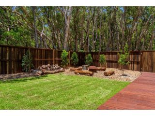 13 Orania Court, Rainbow Shores - Pool, sleeps 8, air conditioning, fire pit Guest house, Rainbow Beach - 4