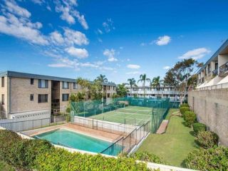 14 'THE DUNES', 38 MARINE DR - LARGE UNIT WITH POOL, TENNIS COURT AND DIRECTLY ACROSS FROM FINGAL Apartment, Fingal Bay - 2