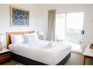 15 Whale Watch Resort + Beach Front + Ducted Air Con + 3 Bed + 2 Bath Apartment, Point Lookout - 5