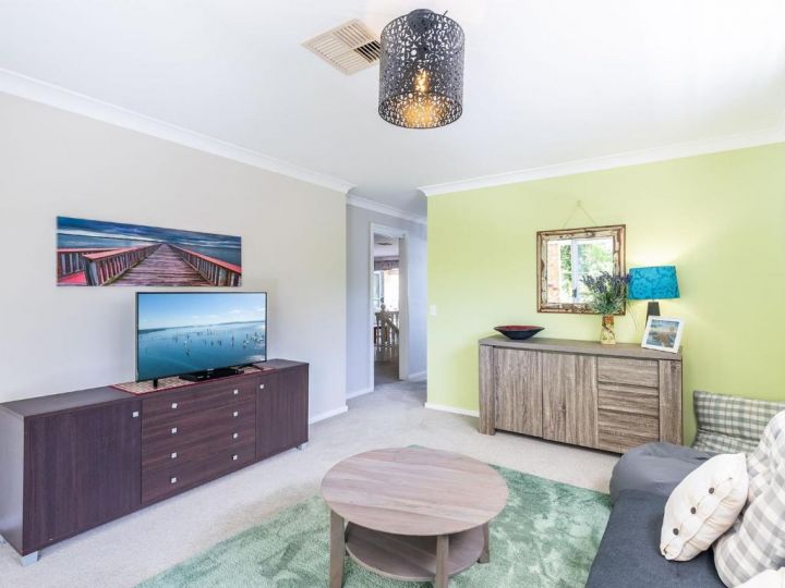 151 Sandy Point Road Large house with waterview air conditioning and WiFi Guest house, Corlette - imaginea 15